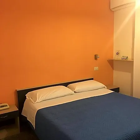ホテル Piccolo Lamezia 3*
